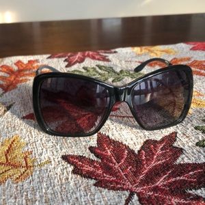 Guess black oversized sunglasses